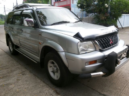 MITSU G WAGON 4 WD สวยมาก ใช้มา 8.6 หมื่น กิโล เดิมทั้งคัน  ** ( พิเศษ 260,000 ) **