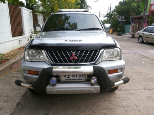 MITSU G WAGON 4 WD สวยมาก ใช้มา 8.6 หมื่น กิโล เดิมทั้งคัน  ** ( พิเศษ 260,000 ) **