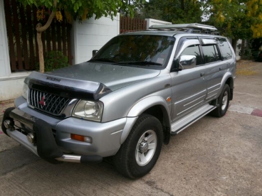 MITSU G WAGON 4 WD สวยมาก ใช้มา 8.6 หมื่น กิโล เดิมทั้งคัน  ** ( พิเศษ 260,000 ) **