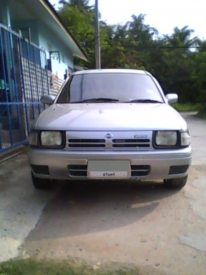 NISSAN NV QUEENCAB 1.6 SL MT ปี 2000 ขายด่วนคับ