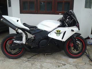 ขาย CBR1000RR พร้อมทะเบียนราคาถูก