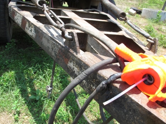 หางพ่วงดั้มพ์สองเพลาของสามมิตร หางพ่วงดั้มพ์สองเพลาของสามมิตร