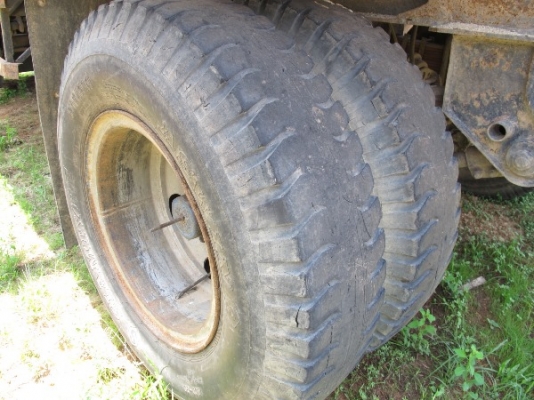 หางพ่วงดั้มพ์สองเพลาของสามมิตร หางพ่วงดั้มพ์สองเพลาของสามมิตร