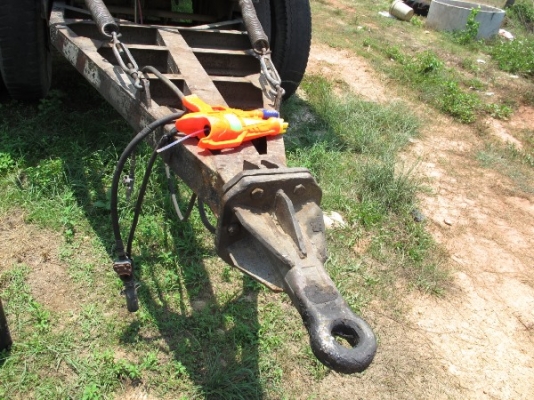 หางพ่วงดั้มพ์สองเพลาของสามมิตร หางพ่วงดั้มพ์สองเพลาของสามมิตร