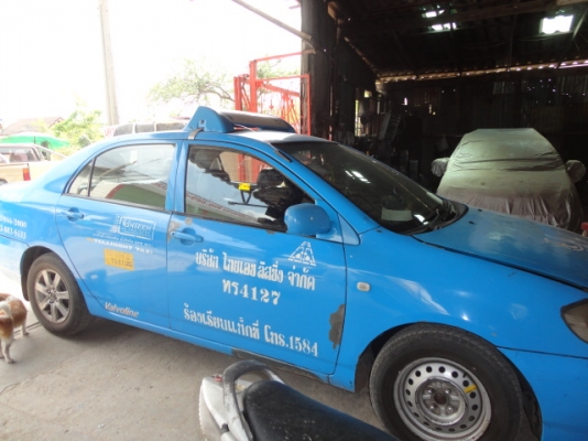 ฝากขายแท็กซี่ สีฟ้าไทยเอสสักคัน ฝากขายแท็กซี่ สีฟ้าไทยเอสสักคัน