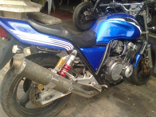 CB400 ปี94 อินวอยซ์ สรรพสามิต แท้!!! 65000 ต่อรองได้เยอะๆ จ้า