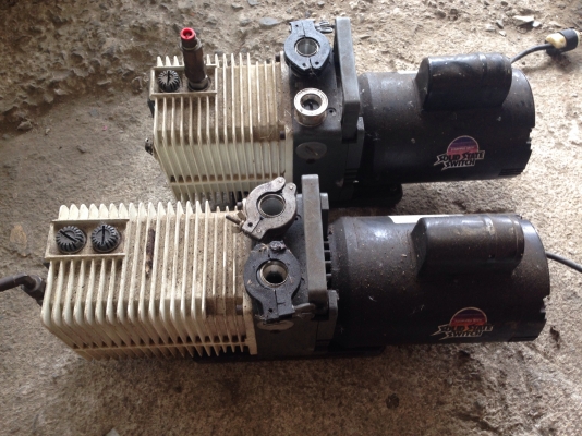 ขายปั้มแวกกั้ม Franklin Electric 1/2 HP. ไฟบ้าน 220 V สภาพสวย มี 2 ตัวครับ