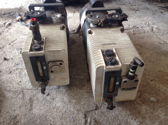 ขายปั้มแวกกั้ม Franklin Electric 1/2 HP. ไฟบ้าน 220 V สภาพสวย มี 2 ตัวครับ