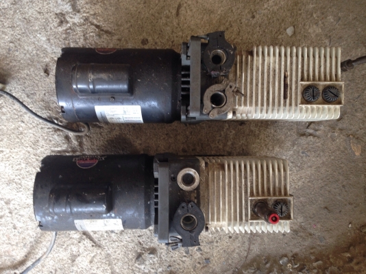 ขายปั้มแวกกั้ม Franklin Electric 1/2 HP. ไฟบ้าน 220 V สภาพสวย มี 2 ตัวครับ