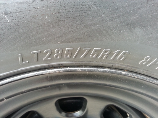 ขายครับแม๊กพร้อมยาง แม๊ก 16x8.0 น-25 ล-34 ยางมัดปลายปี 13 285/75/16 สภาพใหม่สดทั้งชุดลด เหลือ 31,000 ขายครับแม๊กพร้อมยาง แม๊ก 16x8.0 น-25 ล-34 ยางมัดปลายปี 13 285/75/16 สภาพใหม่สดทั้งชุดลด เหลือ 31,000