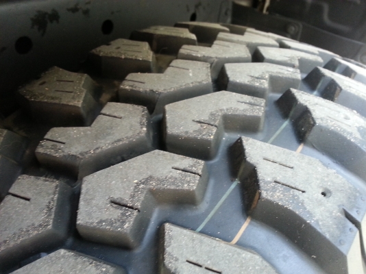 ขายครับแม๊กพร้อมยาง แม๊ก 16x8.0 น-25 ล-34 ยางมัดปลายปี 13 285/75/16 สภาพใหม่สดทั้งชุดลด เหลือ 31,000 ขายครับแม๊กพร้อมยาง แม๊ก 16x8.0 น-25 ล-34 ยางมัดปลายปี 13 285/75/16 สภาพใหม่สดทั้งชุดลด เหลือ 31,000