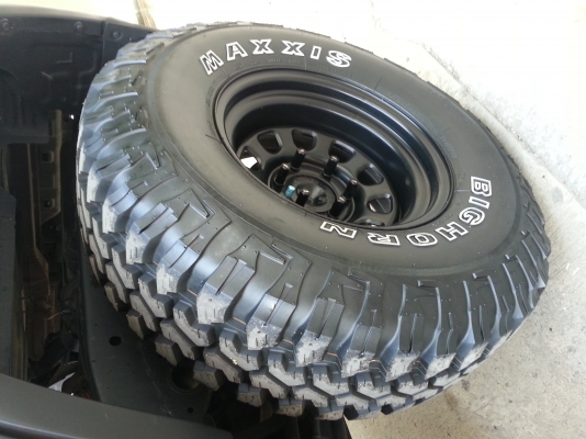 ขายครับแม๊กพร้อมยาง แม๊ก 16x8.0 น-25 ล-34 ยางมัดปลายปี 13 285/75/16 สภาพใหม่สดทั้งชุดลด เหลือ 31,000 ขายครับแม๊กพร้อมยาง แม๊ก 16x8.0 น-25 ล-34 ยางมัดปลายปี 13 285/75/16 สภาพใหม่สดทั้งชุดลด เหลือ 31,000