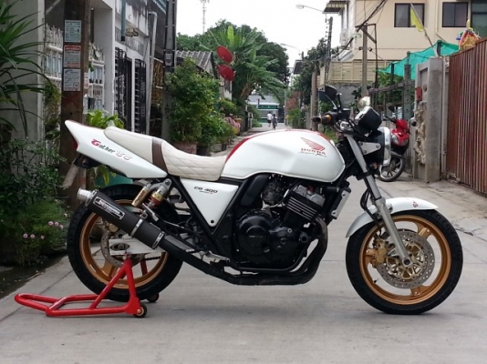 วุฒินนบุรี// ขาย CB400sf ปี98 สภาพสวยๆเครื่องดีระบบไฟครบๆท่อแต่งรถพร้อมใช้คับ