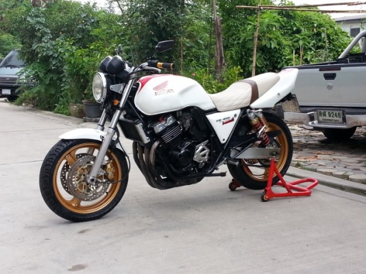 วุฒินนบุรี// ขาย CB400sf ปี98 สภาพสวยๆเครื่องดีระบบไฟครบๆท่อแต่งรถพร้อมใช้คับ