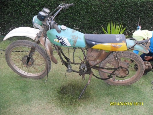 หาบมาขายครับ DT100 อะไหล่ครบๆ 4,500.-(หรือไว้เป็นอะไหล่สำรอง)