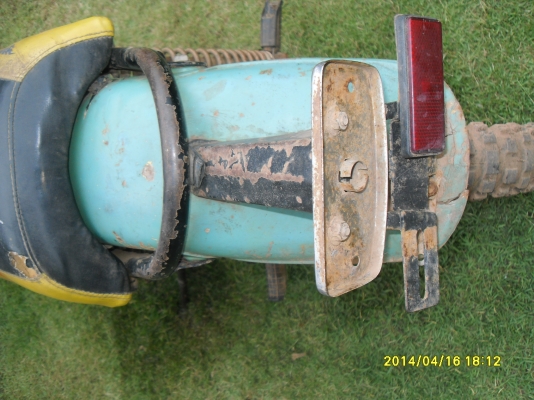 หาบมาขายครับ DT100 อะไหล่ครบๆ 4,500.-(หรือไว้เป็นอะไหล่สำรอง)