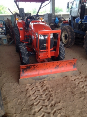 ขายคูโบต้ามือ 2 รุ่น L3608 4 WD 2 เพลาพร้อมใบมีดดันหน้า 621ชั่วโมง ราคา 344000.- สภาพสวยๆ