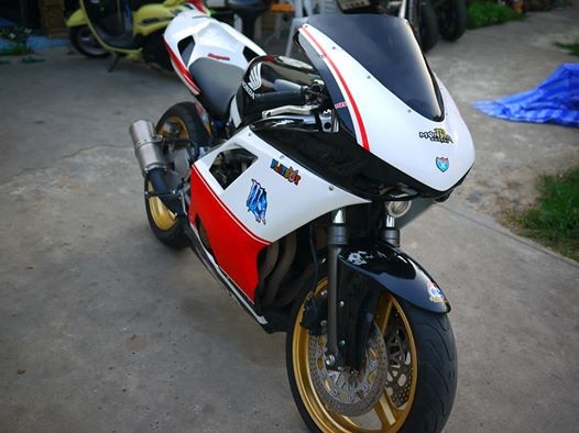 ขาย CBR400 แฟริ่ง Ducati1198 พร้อมทะเบียนแท้ท่อสูตรลั่นๆ ขาย CBR400 แฟริ่ง Ducati1198 พร้อมทะเบียนแท้ท่อสูตรลั่นๆ