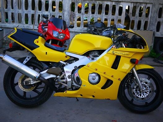 ขาย CBR92 ตัวคาร์บูไฟฟ้า พร้อมทะเบียนแท้ ท่อสูตรเสียงเพราะ ขาย CBR92 ตัวคาร์บูไฟฟ้า พร้อมทะเบียนแท้ ท่อสูตรเสียงเพราะ