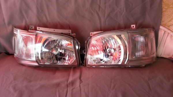 ไฟหน้า กันชน รถตู้คอมมิวเตอร์ ของแท้ถอดจากรถแปลงหน้ามา ไฟหน้า กันชน รถตู้คอมมิวเตอร์ ของแท้ถอดจากรถแปลงหน้ามา