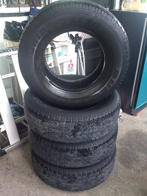 ขายยาง 245/70 ขอบ 16 ยี่ห้อ BRIDGSTONE DUELER H/T ยางไม่บวม ดอกยาง 80\% ขาย 4 เส้นราคา 4800 บาท