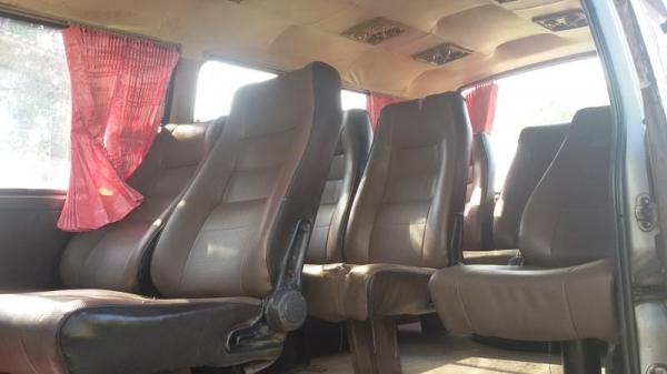 ขาย Toyota Hiace ตาหวานปี 89 สภาพสวยเดิมๆ เครื่อง ช่วงล่าง ดีมากเบาะครบ สีแตกตามรูป แอร์อาจต้องเติมน้ำยาเพิ่มนิดหน่อย รถไม่ค่อยได้ใช้งาน ดูรถได้ที่บ้าน อ.สทิงพระ สงขลาครับ