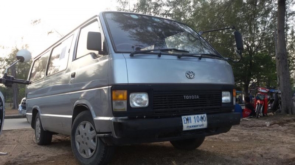 ขาย Toyota Hiace ตาหวานปี 89 สภาพสวยเดิมๆ เครื่อง ช่วงล่าง ดีมากเบาะครบ สีแตกตามรูป แอร์อาจต้องเติมน้ำยาเพิ่มนิดหน่อย รถไม่ค่อยได้ใช้งาน ดูรถได้ที่บ้าน อ.สทิงพระ สงขลาครับ