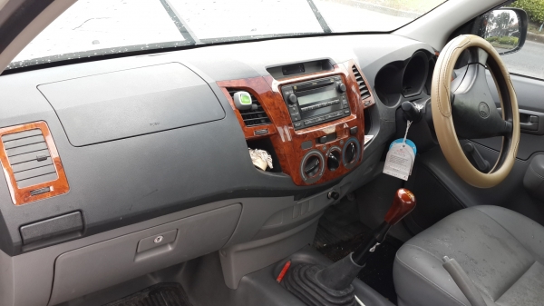 ขายด่วนมากๆ กระบะ Vigo ตอนเดียว เครื่อง 3.0 ปี 2010