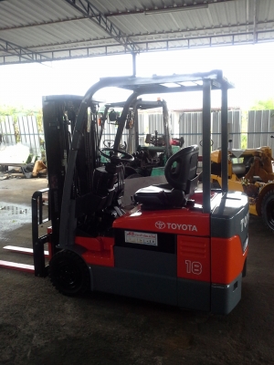 ขายด่วนรถยกไฟฟ้า TOYOTA  1.8 ตัน เสาสูง 4 เมตร 3 ท่อนเข้าตู้ งาสไลด์ รถสวยเทพ