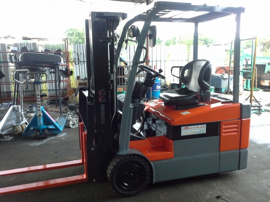 ขายด่วนรถยกไฟฟ้า TOYOTA  1.8 ตัน เสาสูง 4 เมตร 3 ท่อนเข้าตู้ งาสไลด์ รถสวยเทพ