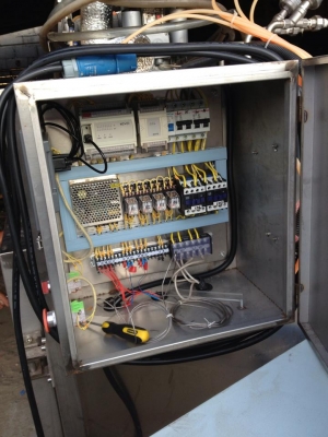 ขายเตาอบขนมไฟฟ้า รุ่นใหญ่ พร้อมตู้ไฟและปั้มลม ครบเซตถูกๆ ขายเตาอบขนมไฟฟ้า รุ่นใหญ่ พร้อมตู้ไฟและปั้มลม ครบเซตถูกๆ