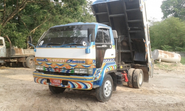 ขาย IZUSU NRR 195 HP ดั้มพ์นอกแท้ๆ เพิ่งต่อเสรจ ไม่มีการเลือนช่วง ทำแต่กระบะใหม่ รับประกันความงาม