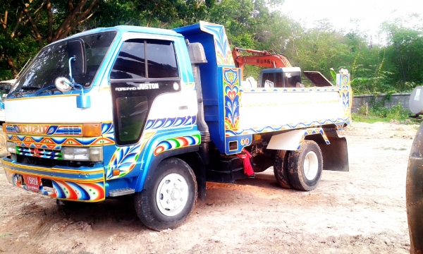 ขาย IZUSU NRR 195 HP ดั้มพ์นอกแท้ๆ เพิ่งต่อเสรจ ไม่มีการเลือนช่วง ทำแต่กระบะใหม่ รับประกันความงาม