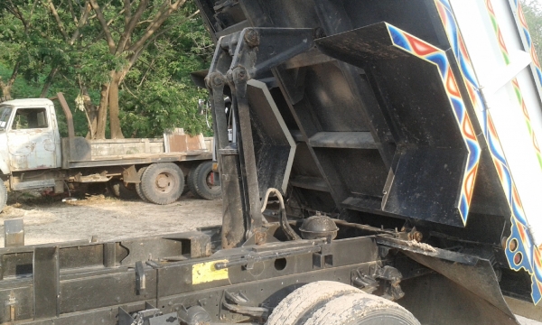 ขาย IZUSU NRR 195 HP ดั้มพ์นอกแท้ๆ เพิ่งต่อเสรจ ไม่มีการเลือนช่วง ทำแต่กระบะใหม่ รับประกันความงาม