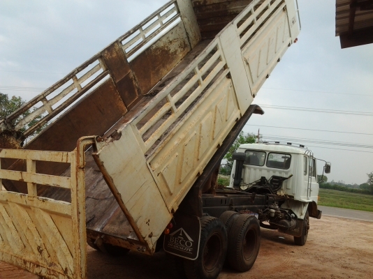 HINO  เจ้าอินทรีย์   คัชชีใหญ่  เครื่องHO7D  เครื่อง195แรง  2เพลาดั้มๆสามมิตรสโลว์ร