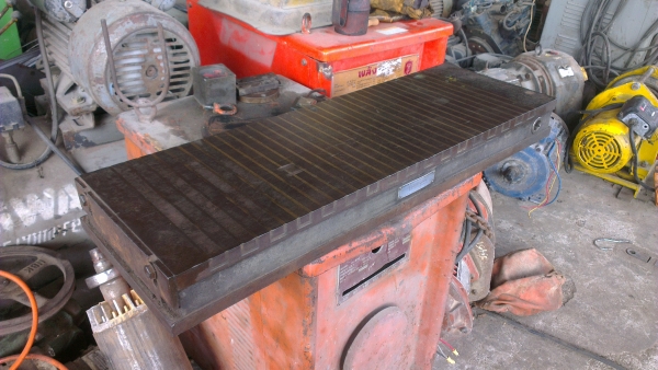 Sell> ขายแม่เหล็กจับชิ้นงาน 230x700 ใช้ระบบมือโยก ของเยอรมัน ดูดได้เต็มหน้า ใช้งานได้ดี