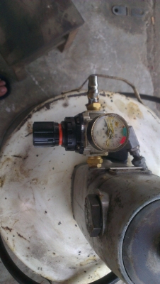 Sell> ขายเครื่องอัดจารบีมือสอง ใช้ระบบลมในการอัด พร้อมใช้งานครับ กำแพงแสน นครปฐม