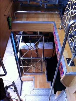 รถบัส 2ชั้น 8ล้อ สภาพดี รถบัส 2ชั้น 8ล้อ สภาพดี