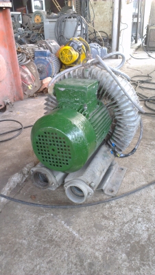 Sell> ขายโบเวอร์เป่าลม มอเตอร์ 3 แรง 3 เฟส 380V. น่าจะเป็นของญี่ปุ่น สภาพดีมากเลยครับ มอเตอร์เงียบกริ๊บ เดินนิ่ม