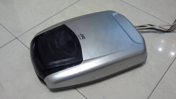 Sub Box JVC วางใต้เบาะ เสียงเบสตึบๆ Sub Box JVC วางใต้เบาะ เสียงเบสตึบๆ