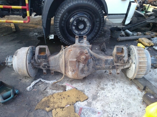 ขายเสื้อเพลาขับรถบรรทุก KT 725 จำนวน 1คู่ สภาพดีพร้อมใช้งาน