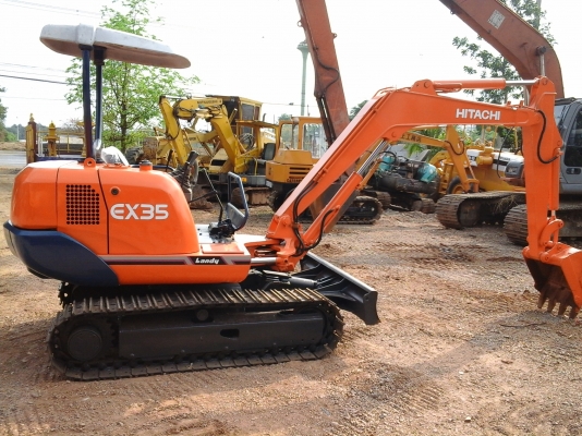 ขายรถขุด(FROM&amp;JAPAN)HITACHI ex35ไม่เคยใช้งานในไทย100\%