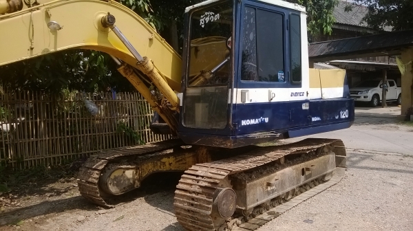 ขายรถแม็คโค komatsu Pc120-3 ขายรถแม็คโค komatsu Pc120-3