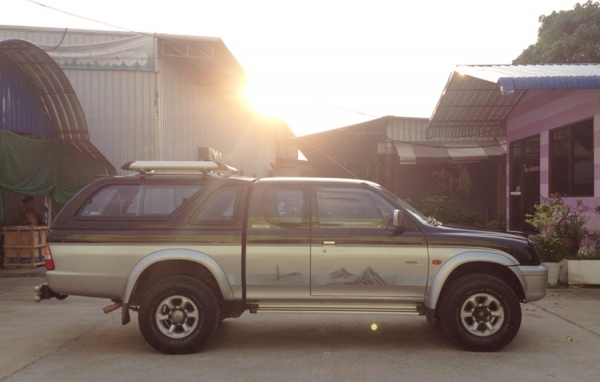 4WD AIRBAG,ABS รถสวยไม่เคยชน/เดิมทั้งคัน 082-381-6797