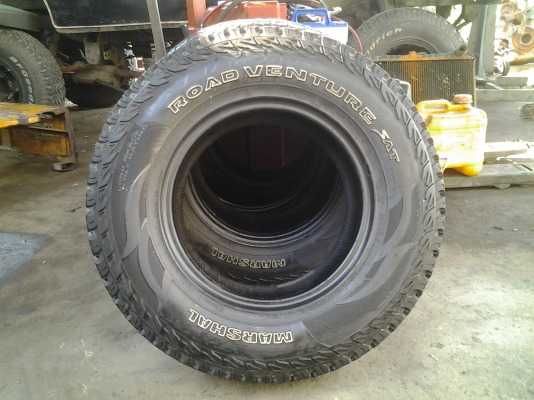 ขายยางสวยๆครับ 30-9.50R15 ปี11 4เส้น ดอกเหมือนใหม่ ขาย 6500 บาท ขายยางสวยๆครับ 30-9.50R15 ปี11 4เส้น ดอกเหมือนใหม่ ขาย 6500 บาท