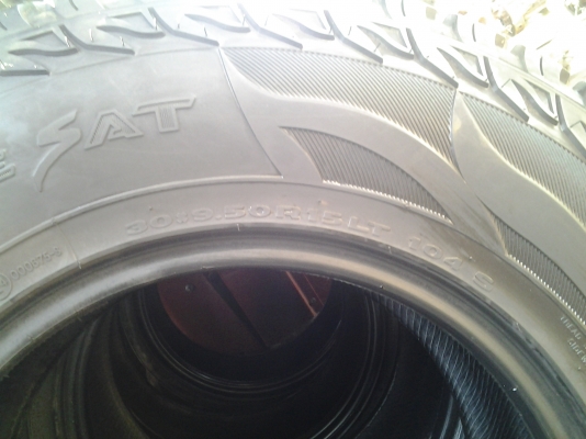 ขายยางสวยๆครับ 30-9.50R15 ปี11 4เส้น ดอกเหมือนใหม่ ขาย 6500 บาท ขายยางสวยๆครับ 30-9.50R15 ปี11 4เส้น ดอกเหมือนใหม่ ขาย 6500 บาท