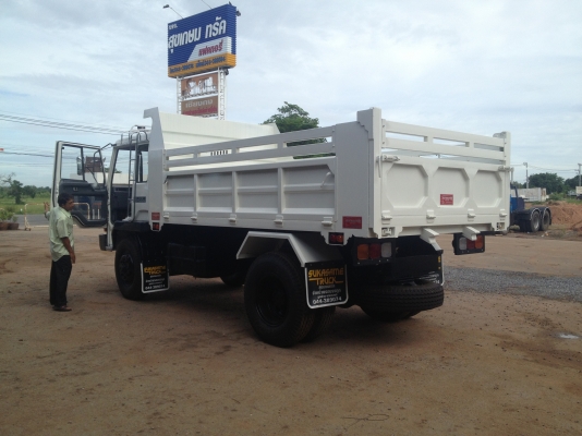 ขายไม่แพงครับ FUSO เครื่อง 185 แรงม้ากระบะดั้มพ์ ยาว 3.80 เมตร กว้าง 2.20 เมตร  ทำใหม่ทั้งคัน สภาพสวยมากน่าใช้ครับ