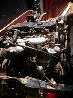 ขายรถบรรทุกหกล้อ Isuzu NPR เครื่อง 115 แรง รถห้าง เฟืองท้าย F กระบะคาร์โก้ 4.20 เมตร