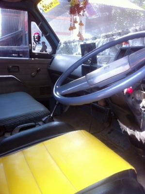 ขายรถบรรทุกหกล้อ Isuzu NPR เครื่อง 115 แรง รถห้าง เฟืองท้าย F กระบะคาร์โก้ 4.20 เมตร