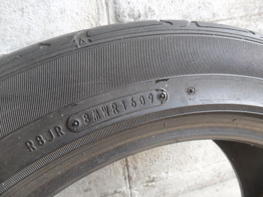 ยาง 225/50R17 สวยๆ 1 คู่ ราคา 1500 บาท